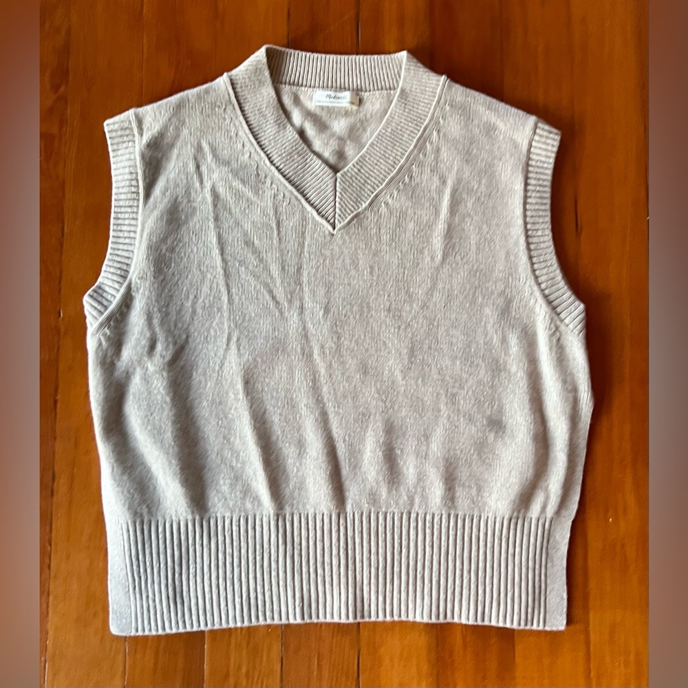 NWOT Madewell V-Neck Cashmere V-Neck Sweater Vest - Beige - Medium